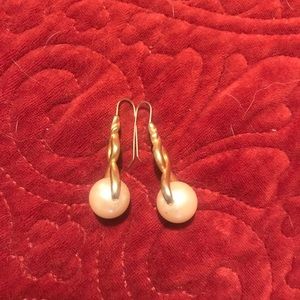 Costume pearl earrings